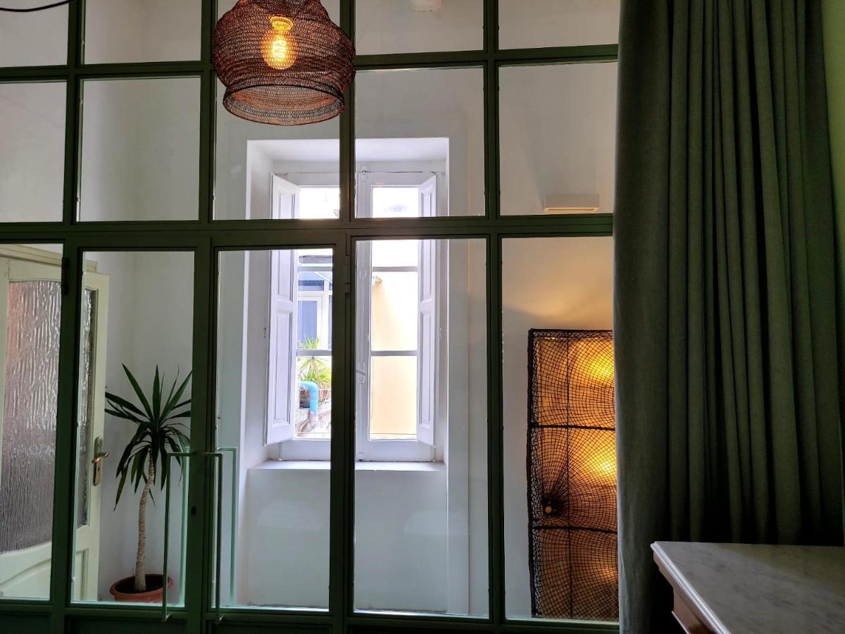 Charming Apartment With Balcony In The Historic Center Nápoly Kültér fotó