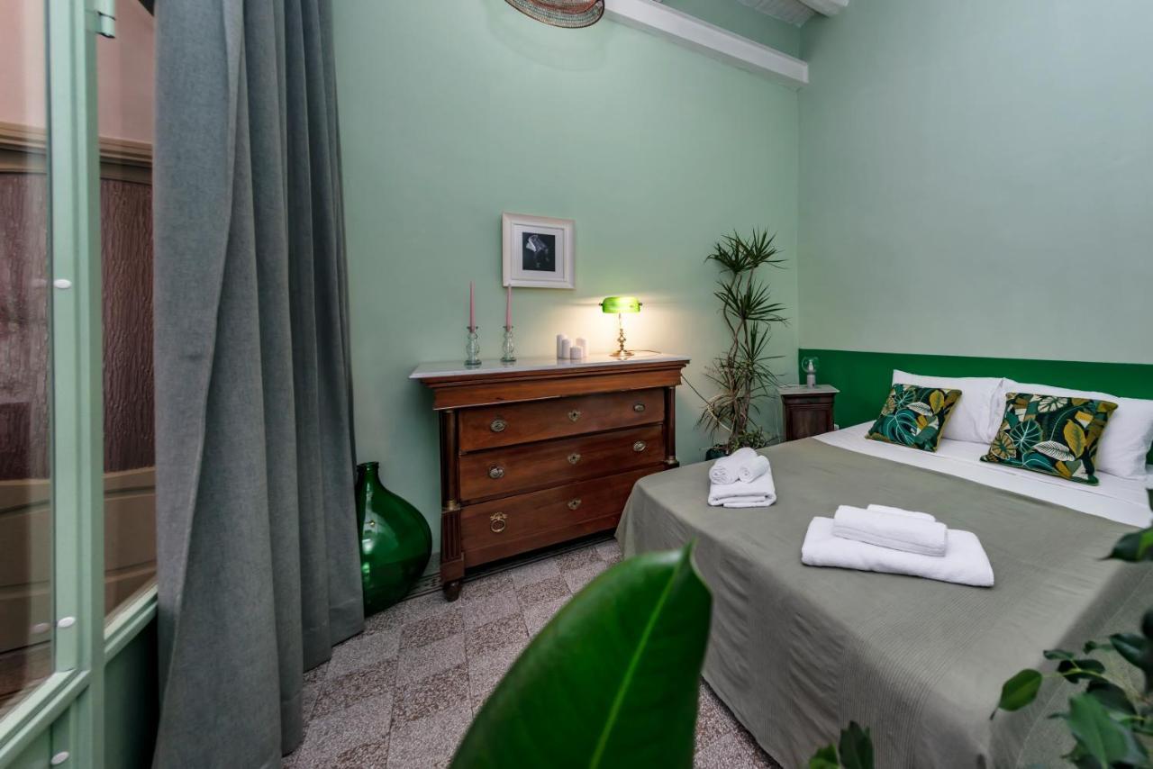 Charming Apartment With Balcony In The Historic Center Nápoly Kültér fotó