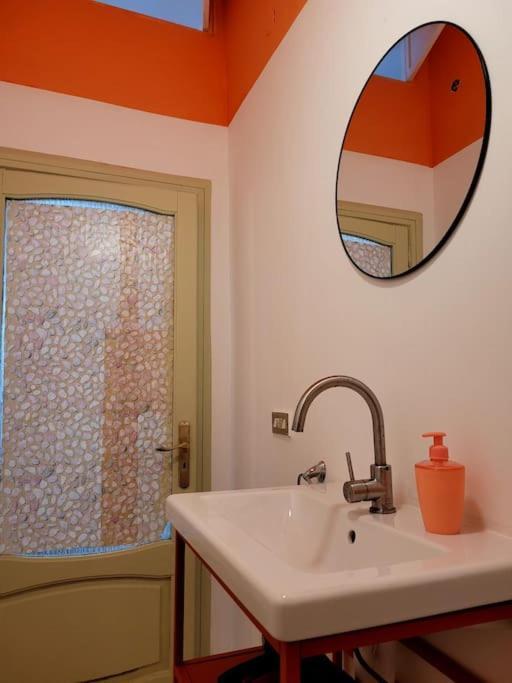 Charming Apartment With Balcony In The Historic Center Nápoly Kültér fotó