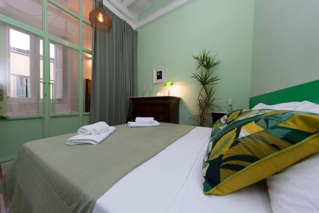Charming Apartment With Balcony In The Historic Center Nápoly Kültér fotó